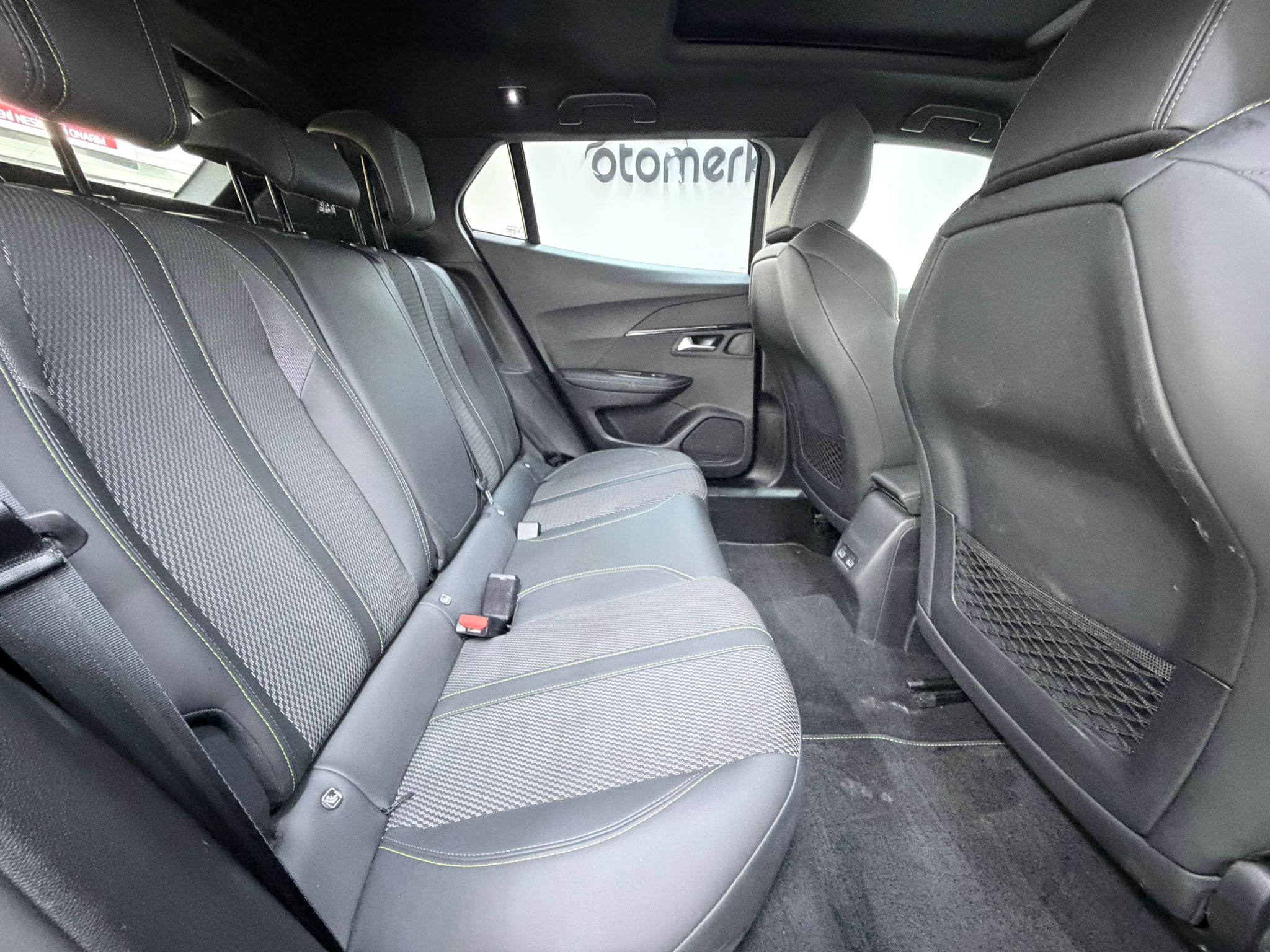 PEUGEOT 2008 16